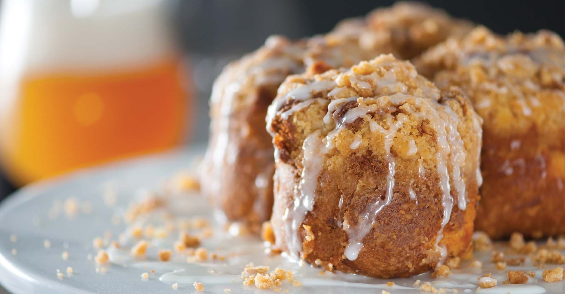 Cooking with Beer: Märzen-Glazed Apple Crumb Cupcakes
